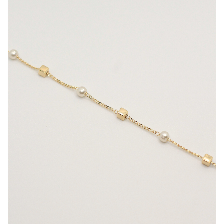 gold plated bracelet with pearl